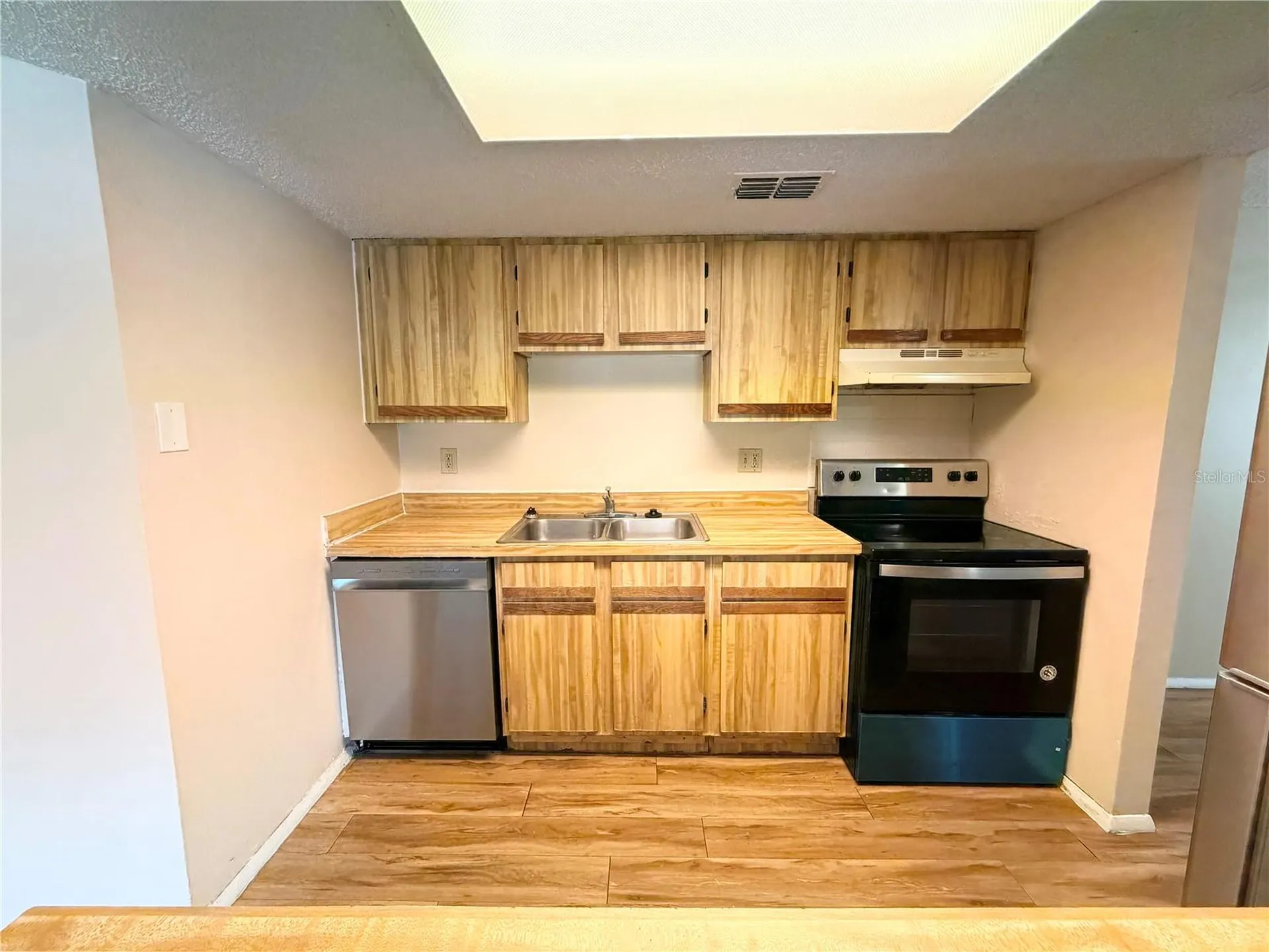 129 Camphor Circle Oldsmar FL 34677