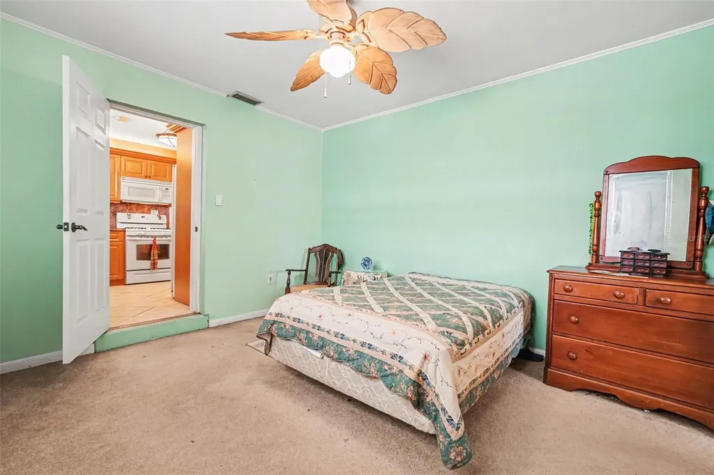 7815 N Woodlynne Avenue Tampa FL 33614