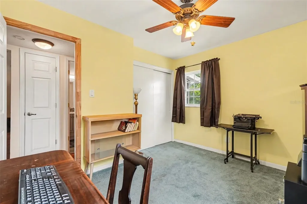 7815 N Woodlynne Avenue Tampa FL 33614