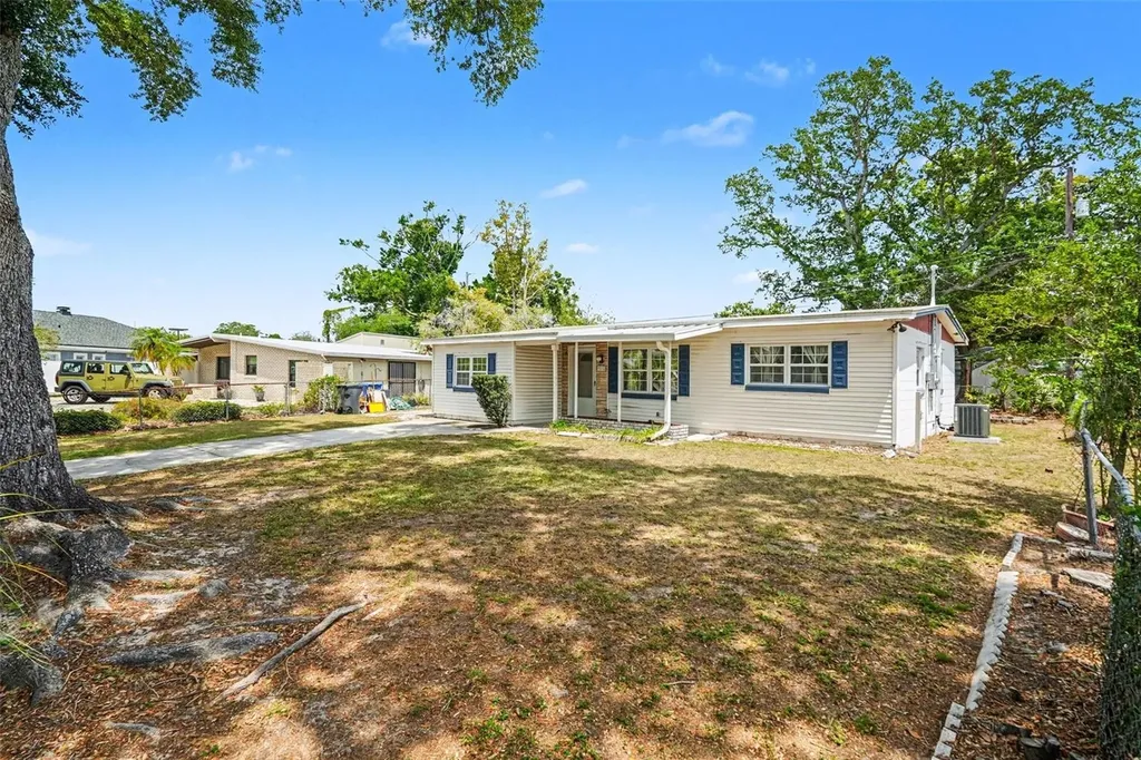 7815 N Woodlynne Avenue Tampa FL 33614