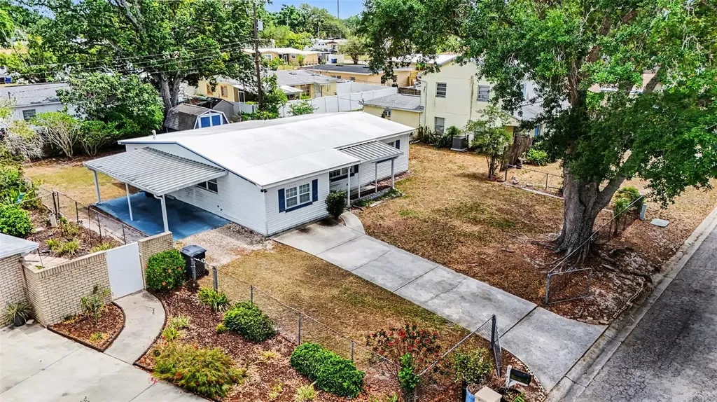 7815 N Woodlynne Avenue Tampa FL 33614