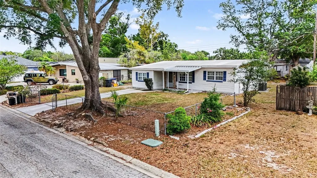 7815 N Woodlynne Avenue Tampa FL 33614