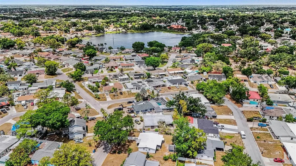 7815 N Woodlynne Avenue Tampa FL 33614