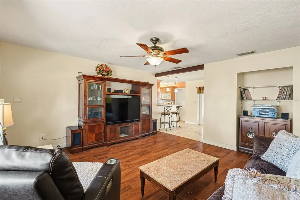 7815 N Woodlynne Avenue Tampa FL 33614