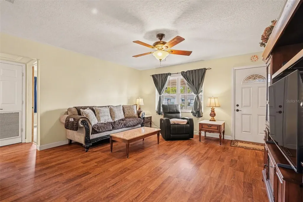 7815 N Woodlynne Avenue Tampa FL 33614