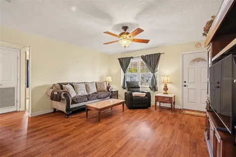 7815 N Woodlynne Avenue Tampa FL 33614