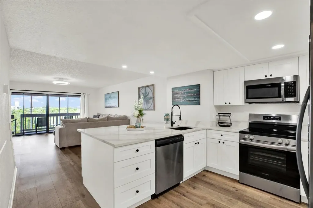 9472 Tara Cay Court Seminole FL 33776