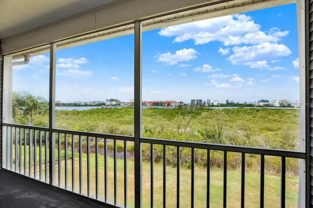 9472 Tara Cay Court Seminole FL 33776