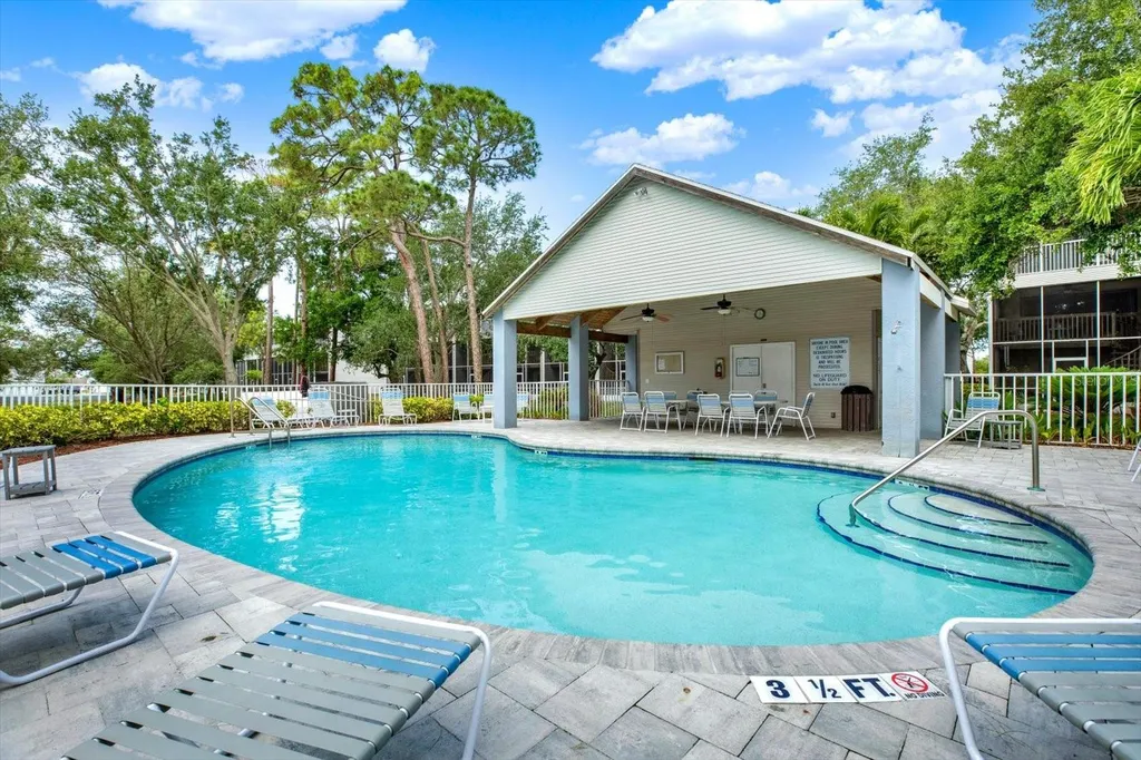 9472 Tara Cay Court Seminole FL 33776