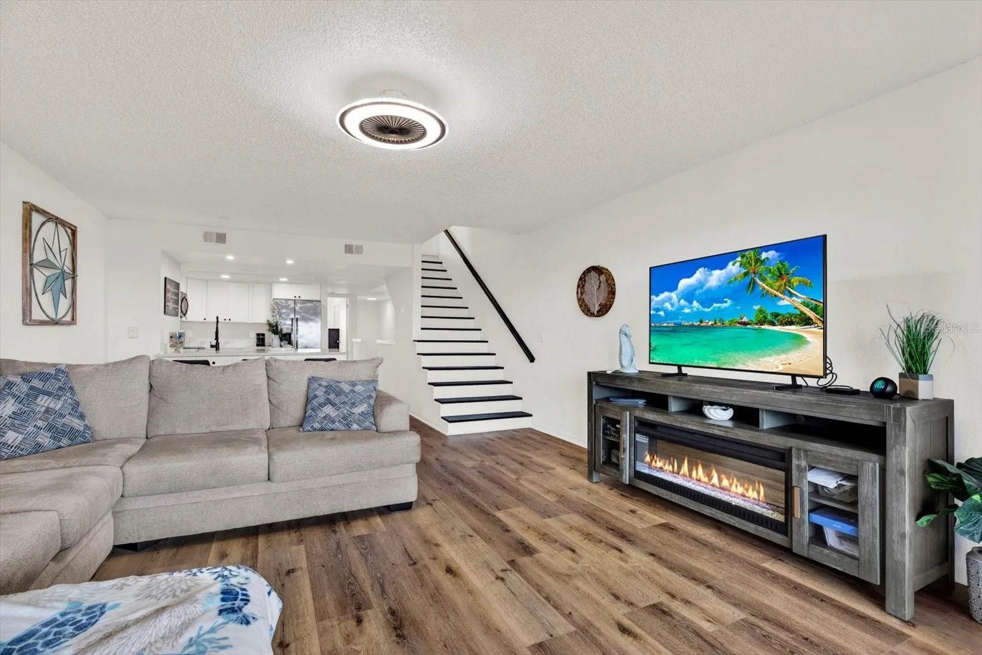 9472 Tara Cay Court Seminole FL 33776