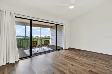 9472 Tara Cay Court Seminole FL 33776