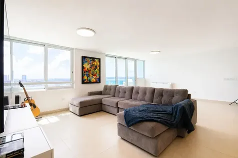 Waldorf Tower Ave. Isla Verde Carolina PR 00979