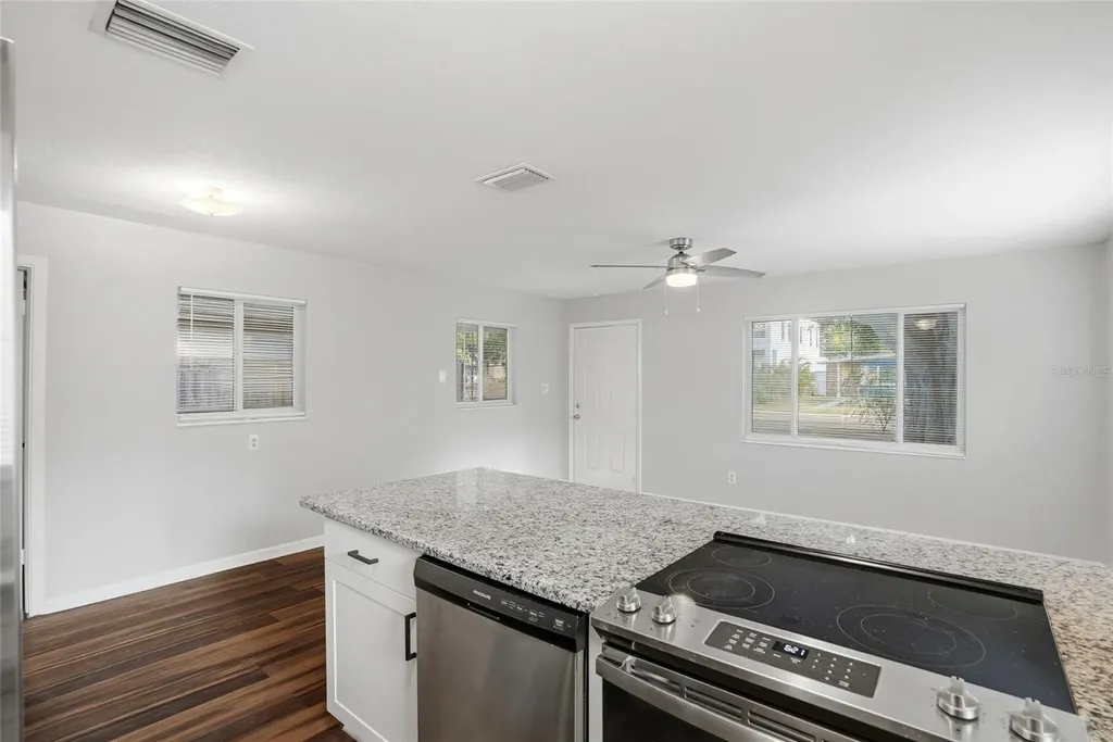 5211 7th Avenue N St Petersburg FL 33710