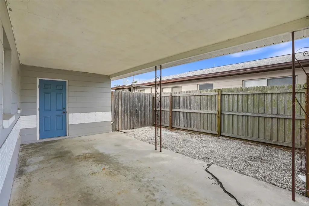 5211 7th Avenue N St Petersburg FL 33710