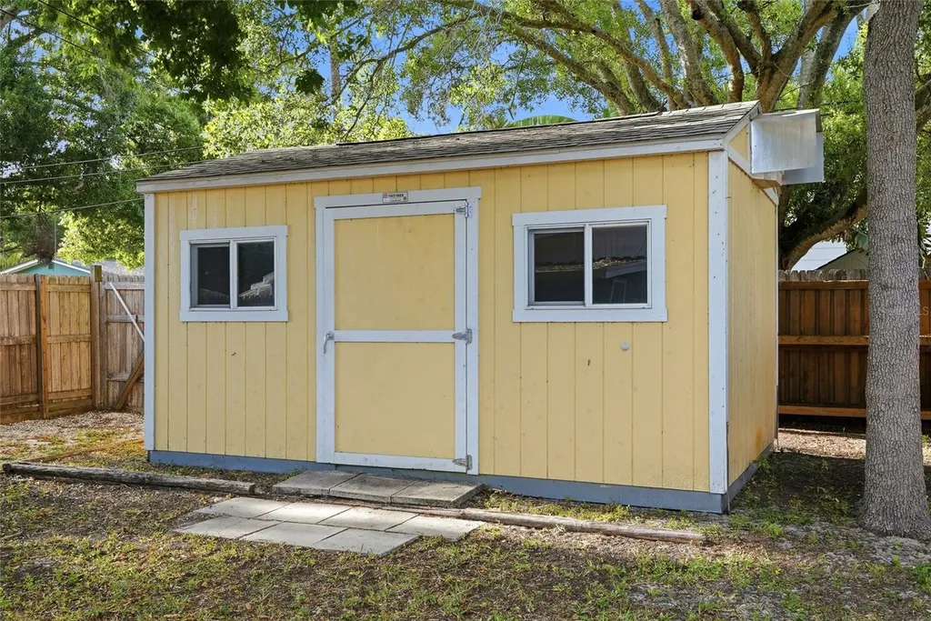 5211 7th Avenue N St Petersburg FL 33710