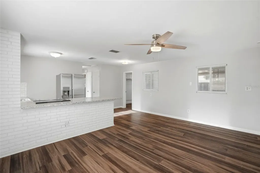 5211 7th Avenue N St Petersburg FL 33710