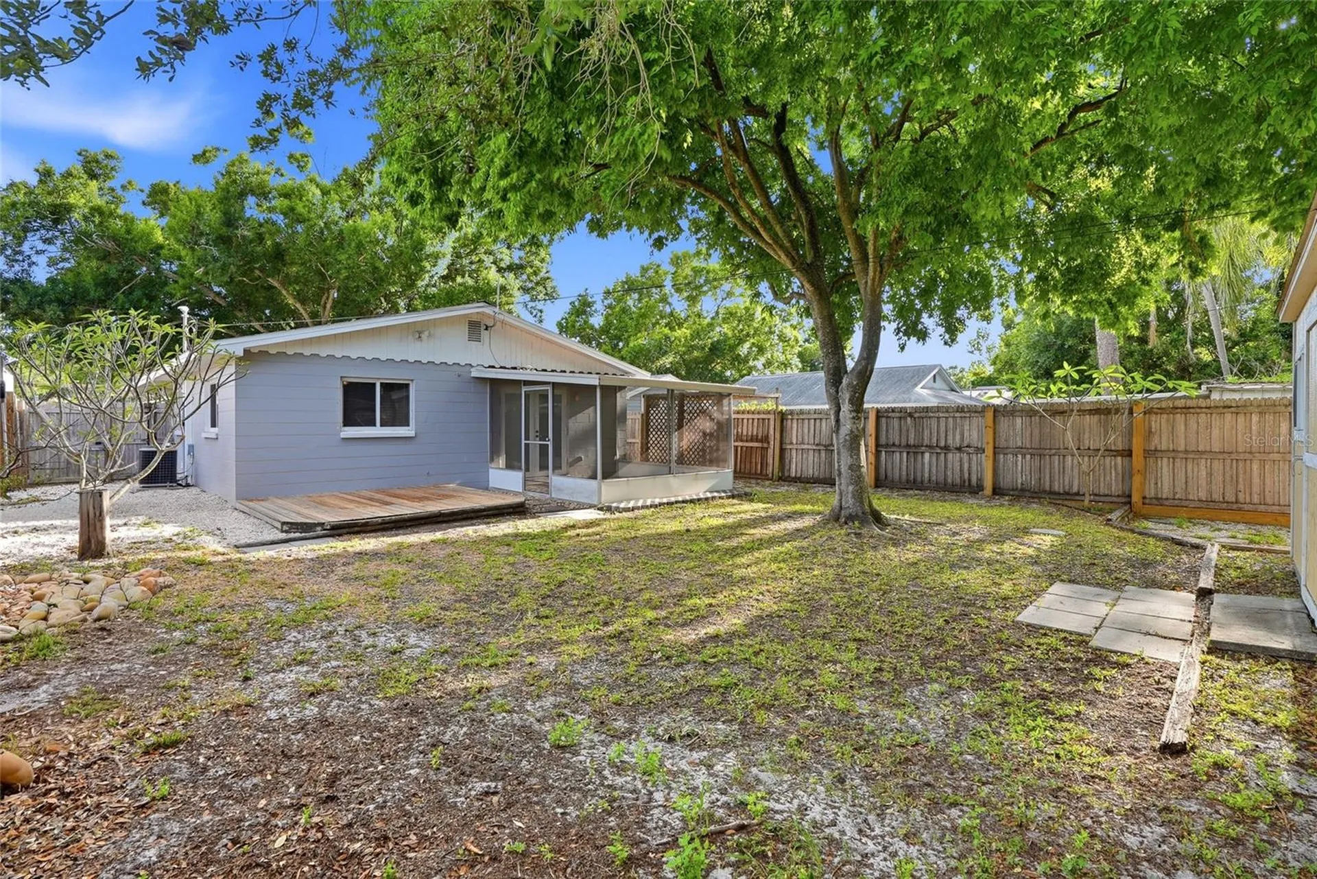 5211 7th Avenue N St Petersburg FL 33710