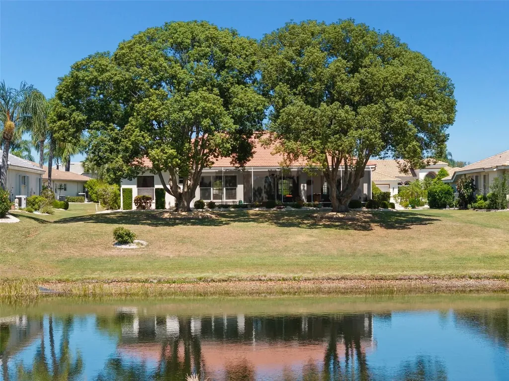 1134 Signature Drive Sun City Center FL 33573