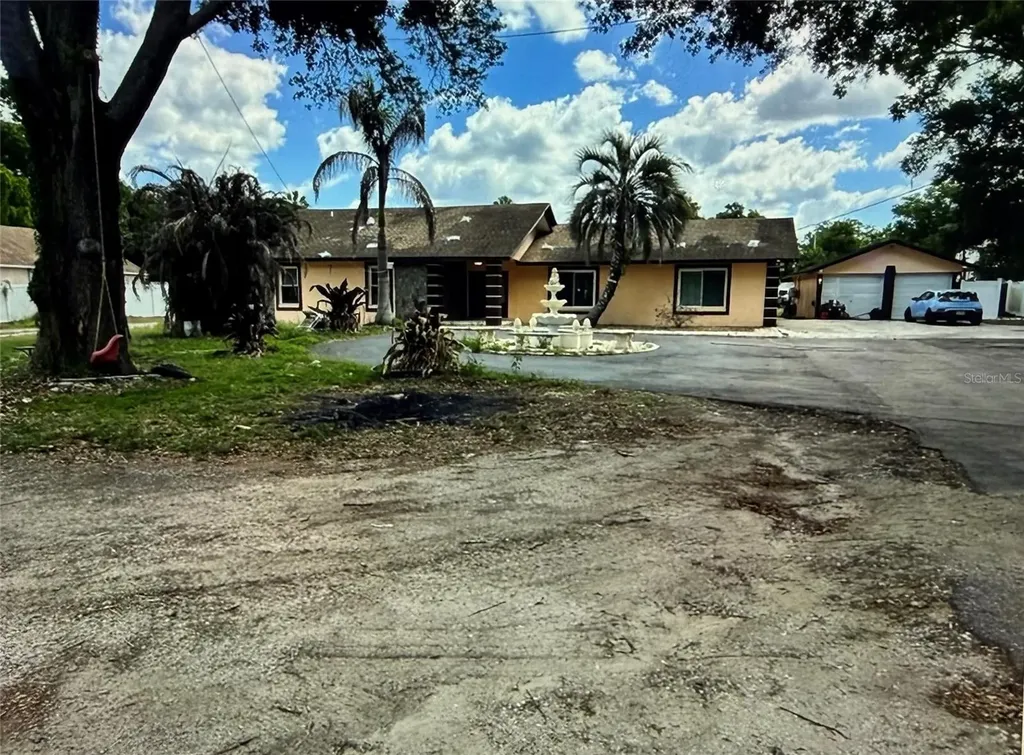 1212 S Taylor Road Seffner FL 33584