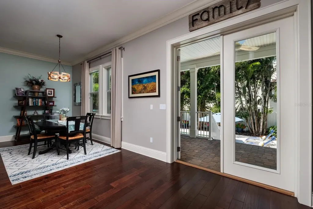852 Cordova Boulevard NE St Petersburg FL 33704
