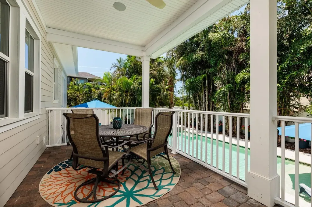 852 Cordova Boulevard NE St Petersburg FL 33704