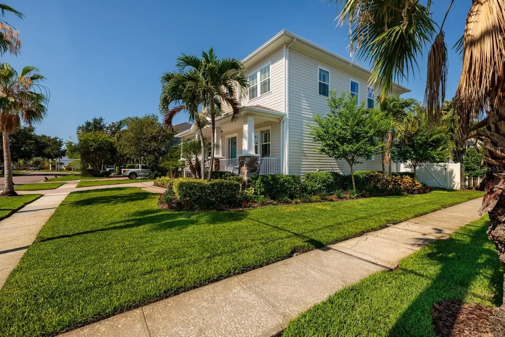 852 Cordova Boulevard NE St Petersburg FL 33704