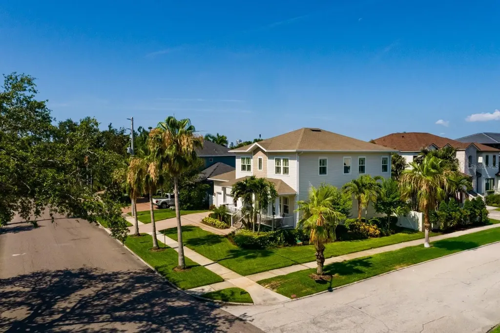 852 Cordova Boulevard NE St Petersburg FL 33704