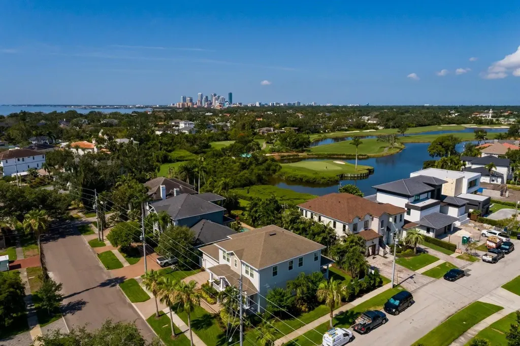 852 Cordova Boulevard NE St Petersburg FL 33704