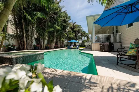 852 Cordova Boulevard NE St Petersburg FL 33704