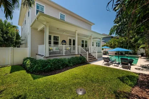852 Cordova Boulevard NE St Petersburg FL 33704