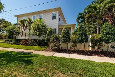 852 Cordova Boulevard NE St Petersburg FL 33704