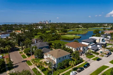 852 Cordova Boulevard NE St Petersburg FL 33704