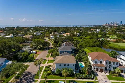 852 Cordova Boulevard NE St Petersburg FL 33704