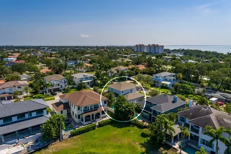852 Cordova Boulevard NE St Petersburg FL 33704