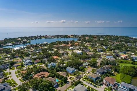 852 Cordova Boulevard NE St Petersburg FL 33704