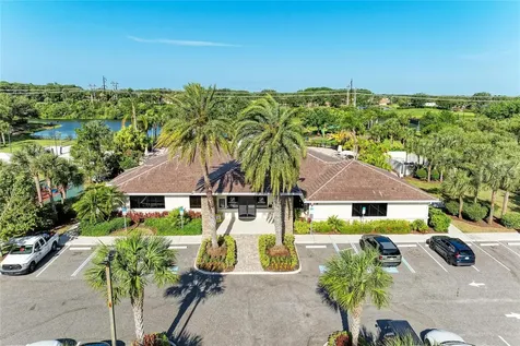 9035 Willowbrook Circle Bradenton FL 34212