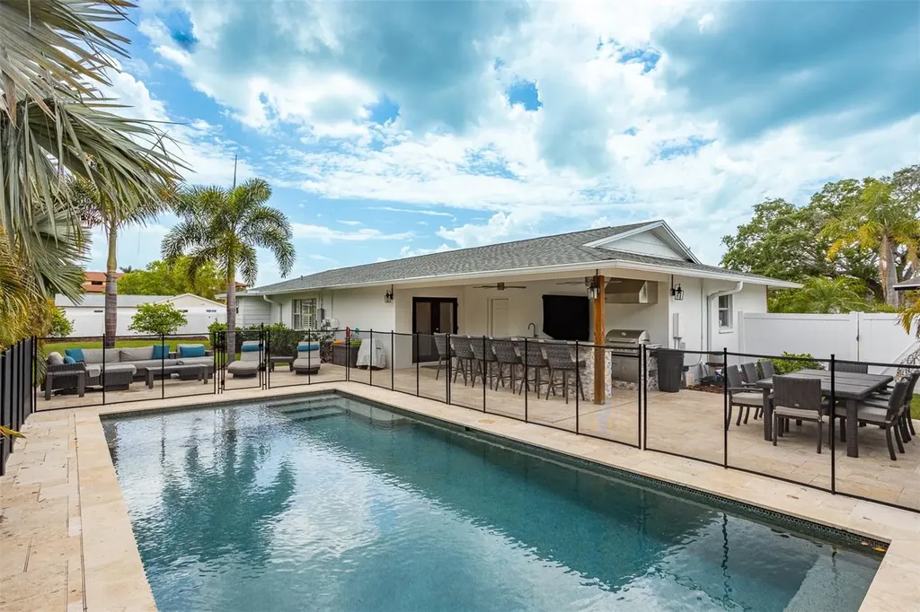 8401 Granite Place Tampa FL 33615