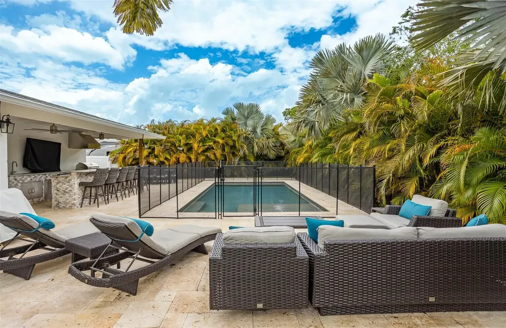 8401 Granite Place Tampa FL 33615