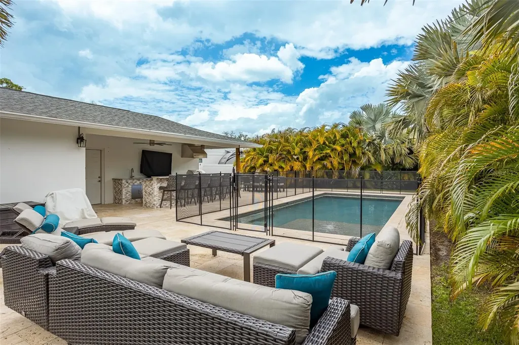 8401 Granite Place Tampa FL 33615