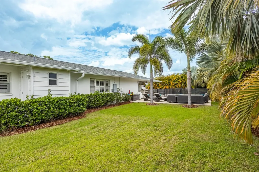 8401 Granite Place Tampa FL 33615