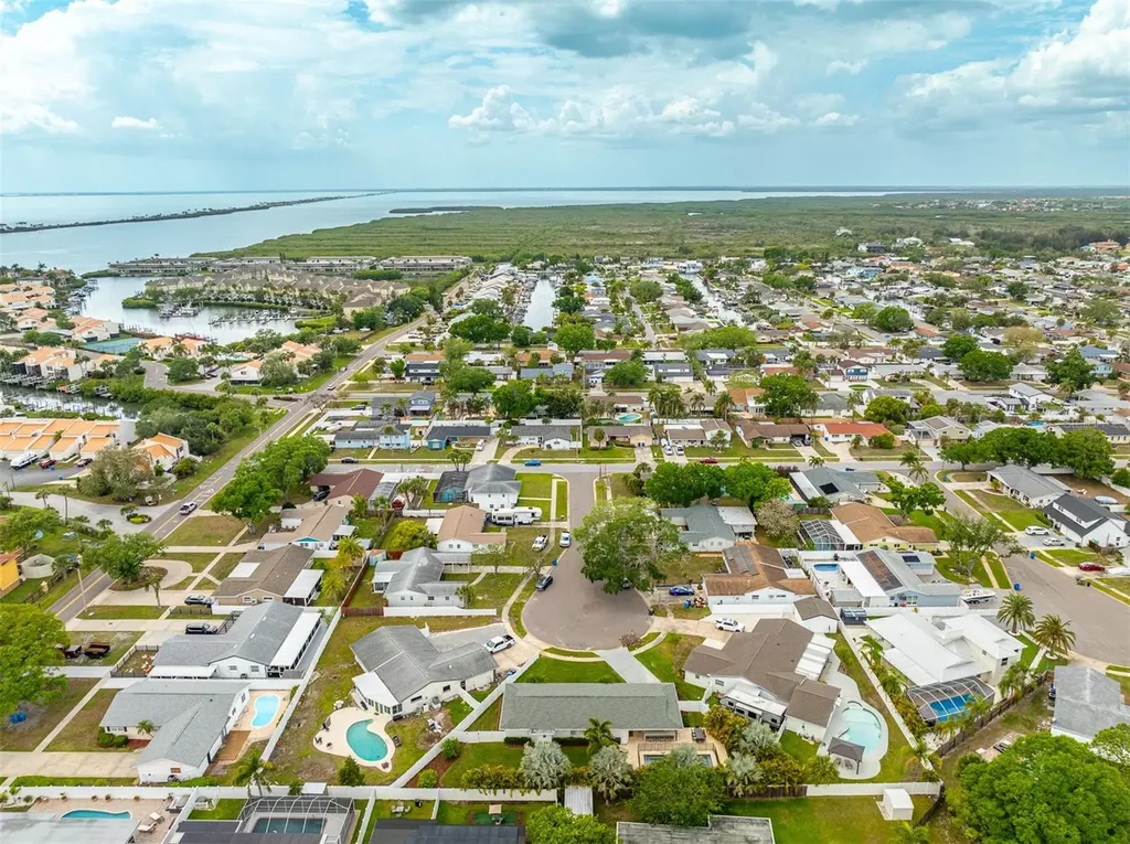 8401 Granite Place Tampa FL 33615