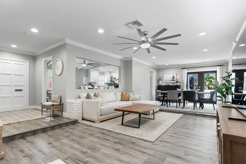 8401 Granite Place Tampa FL 33615