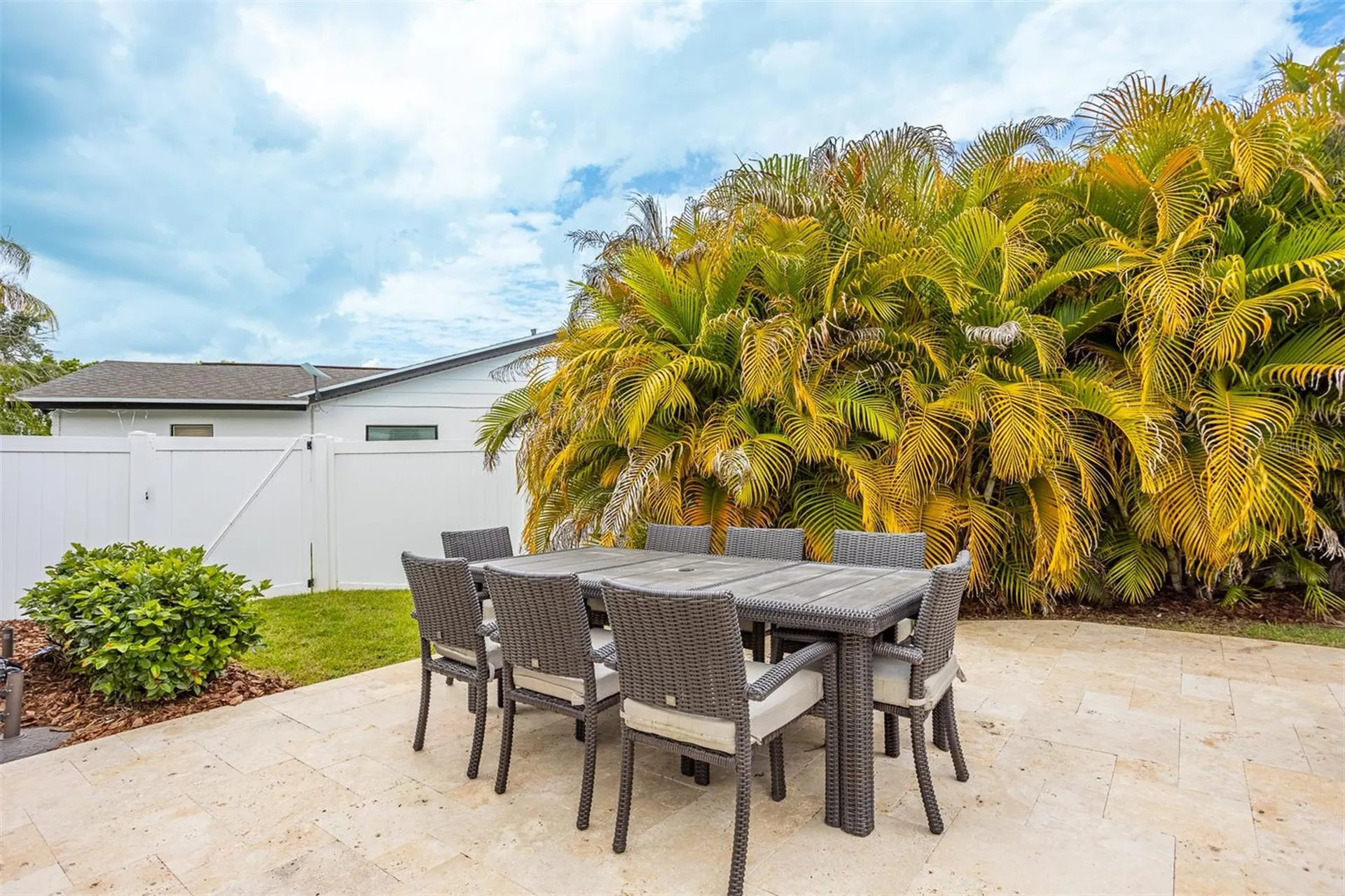 8401 Granite Place Tampa FL 33615