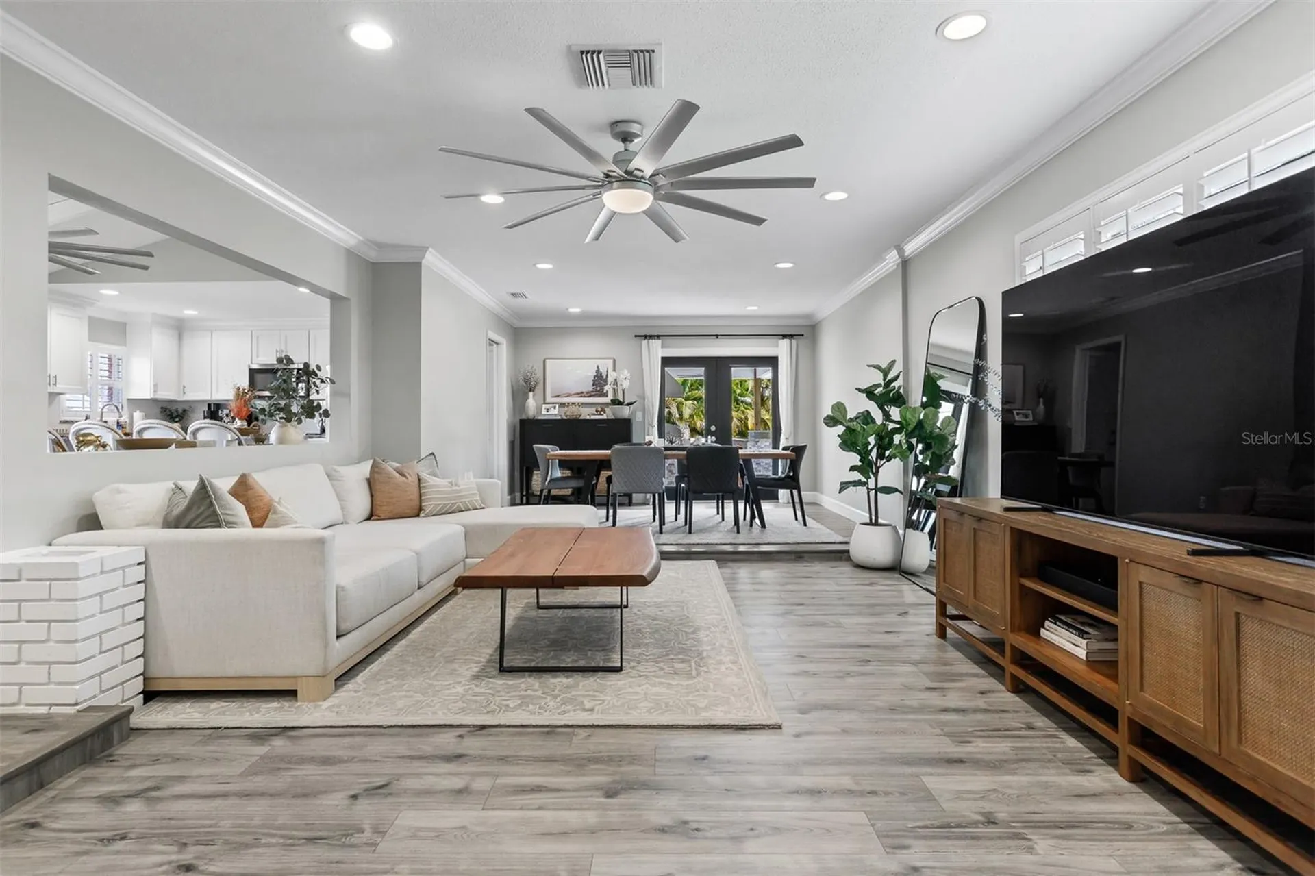 8401 Granite Place Tampa FL 33615