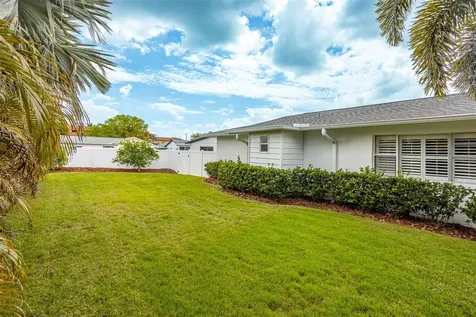 8401 Granite Place Tampa FL 33615