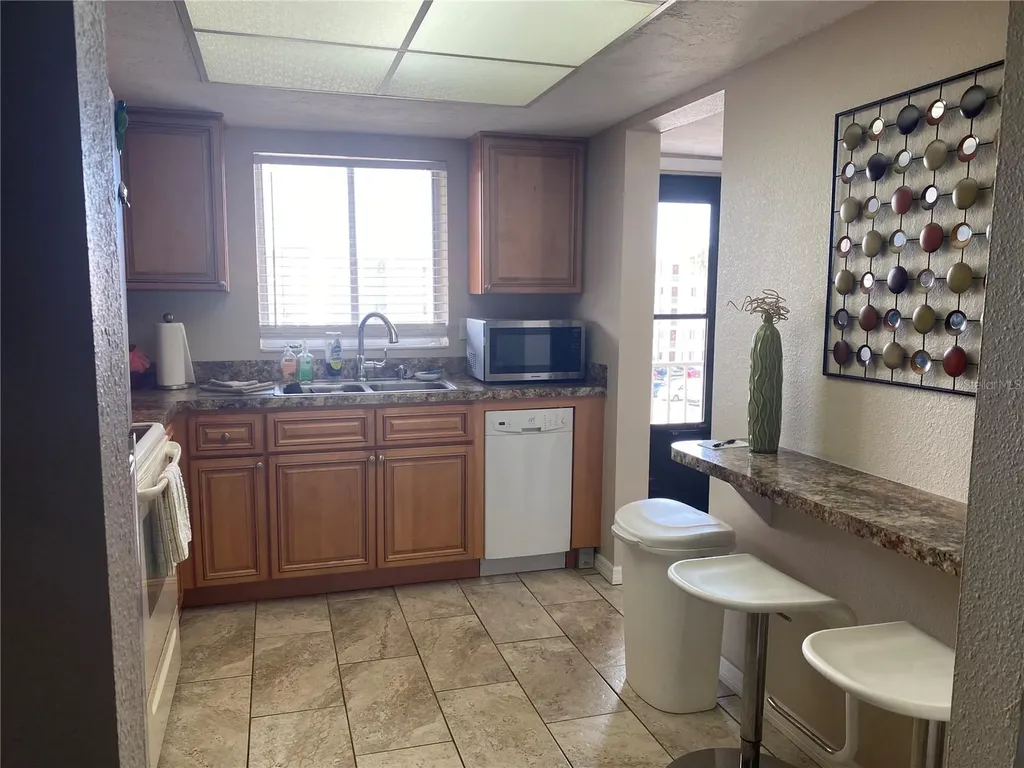 3621 Lake Bayshore Drive Bradenton FL 34205