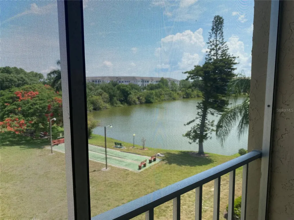 3621 Lake Bayshore Drive Bradenton FL 34205