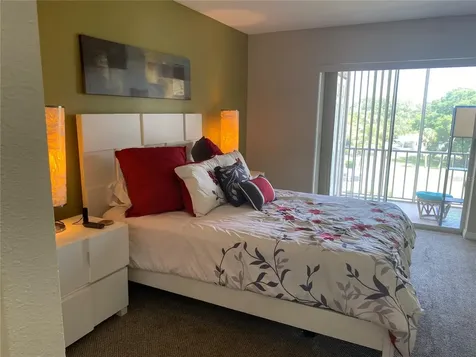 3621 Lake Bayshore Drive Bradenton FL 34205