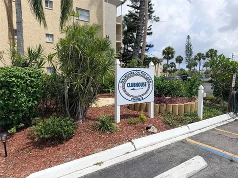 3621 Lake Bayshore Drive Bradenton FL 34205