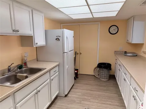 3621 Lake Bayshore Drive Bradenton FL 34205